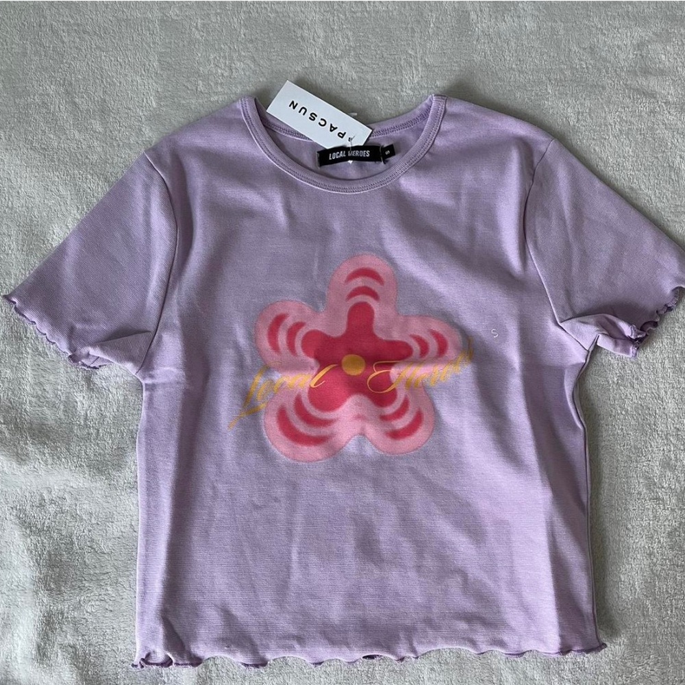 lilac purple graphic tee.